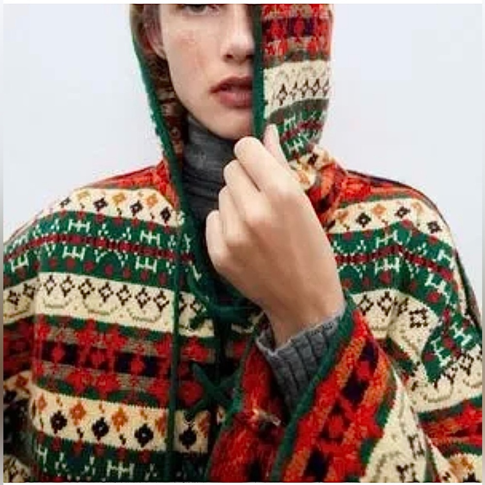 ZARA Nordic Colorful Hooded Poncho with Tassels - Picture 11 of 12